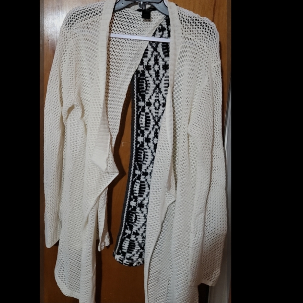 Sweater shawl size 22/24